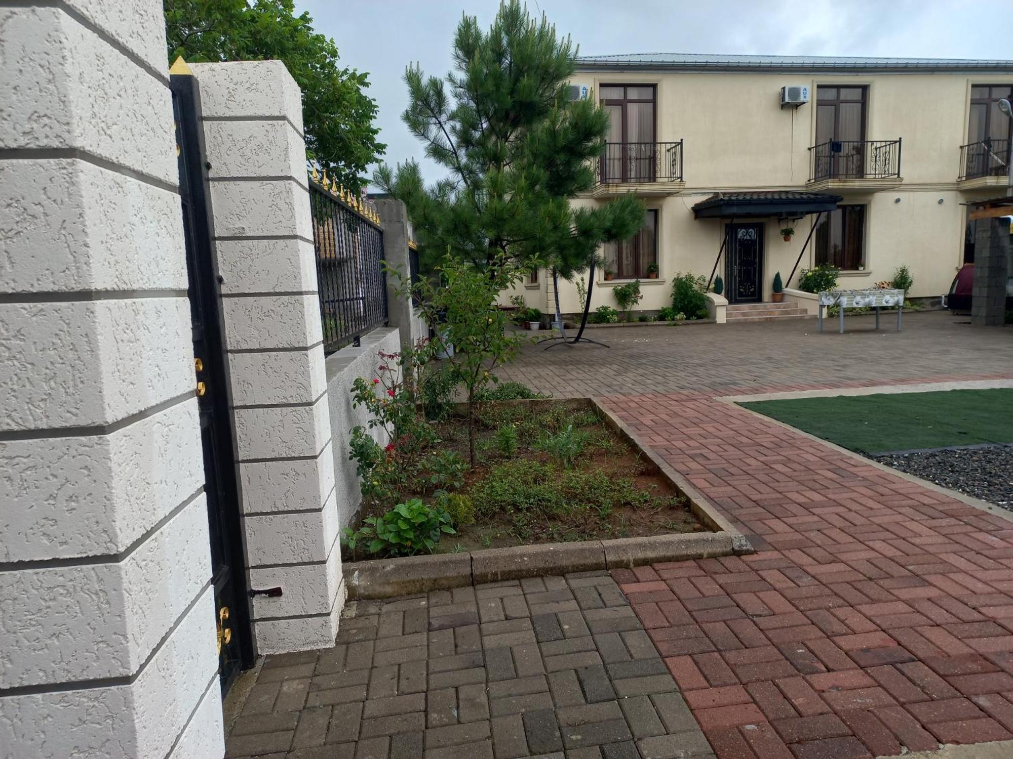 Mate'S Guest House 科布列季 外观 照片