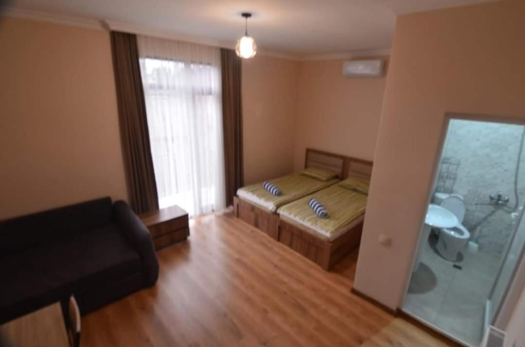 Mate'S Guest House 科布列季 外观 照片