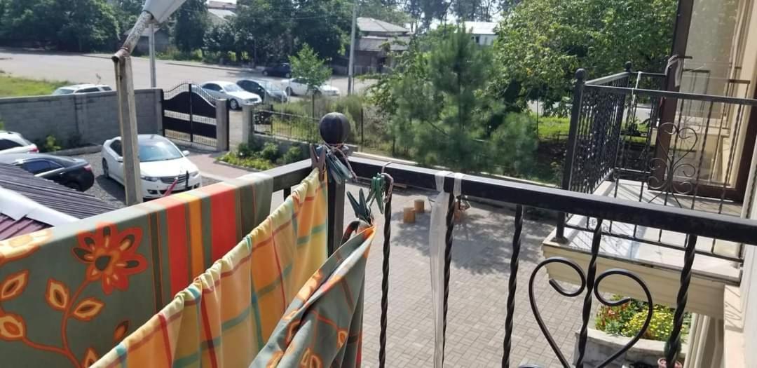 Mate'S Guest House 科布列季 外观 照片